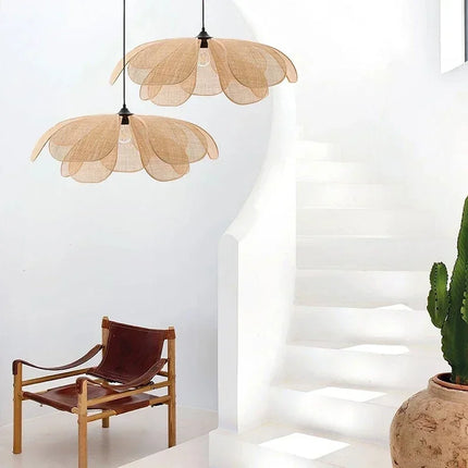 Suspension en rotin tressé style japonais, éclairage floral chaleureux pour salon et salle à manger