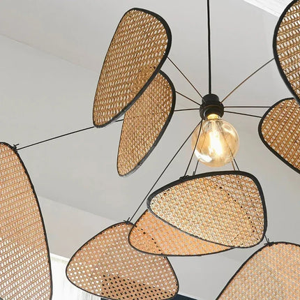 Suspension en rotin tressé style japonais, éclairage floral chaleureux pour salon et salle à manger