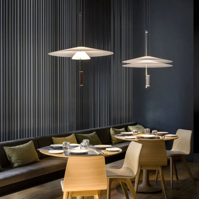 Suspension LED moderne en acrylique pour table à manger et restaurant