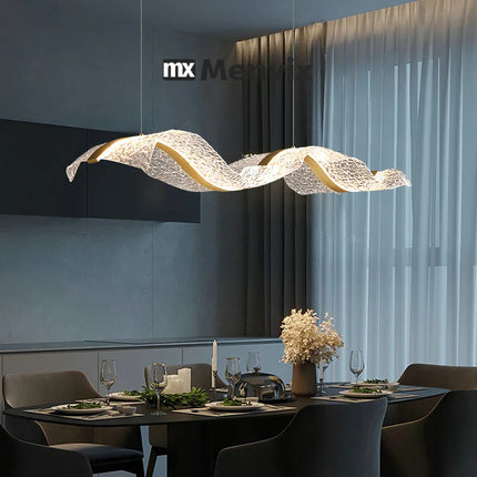 Suspension LED design vague longue en aluminium, lumière chaude ambiance cosy