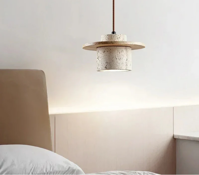 Suspension Wabi-Sabi en travertin jaune avec lampe ronde en bois E27