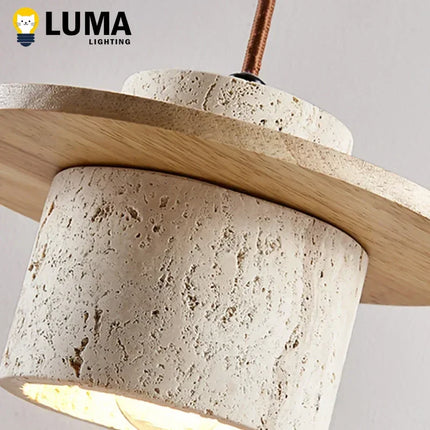 Suspension Wabi-Sabi en travertin jaune avec lampe ronde en bois E27