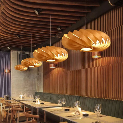 Suspension en placage de bois japonais ovale, lumière chaude artisanale pour salle à manger et espaces professionnels