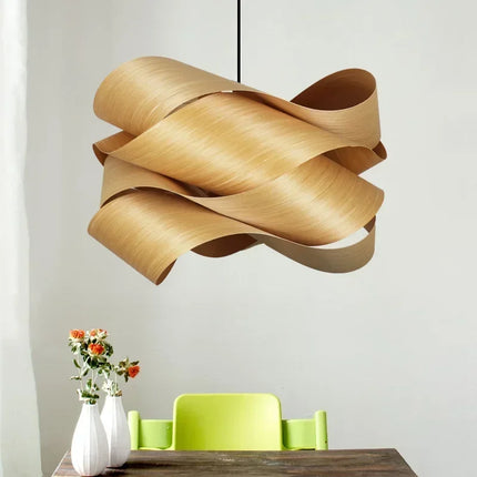 Suspension bois et bambou style Sud-Est asiatique, lumière LED chaleureuse