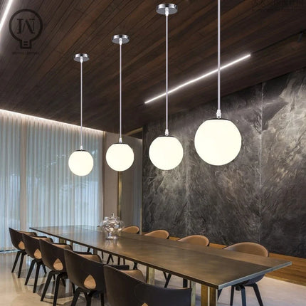 Suspension boule en verre blanc, lumière LED moderne pour ambiance cosy