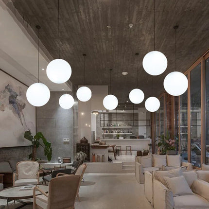 Suspension boule en verre blanc, lumière LED moderne pour ambiance cosy