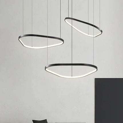 Suspension lustre nordique triangulaire en métal, lumière chaude pour salon et chambre
