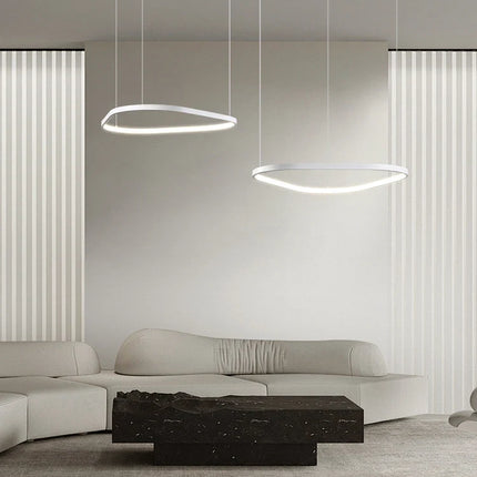 Suspension lustre nordique triangulaire en métal, lumière chaude pour salon et chambre