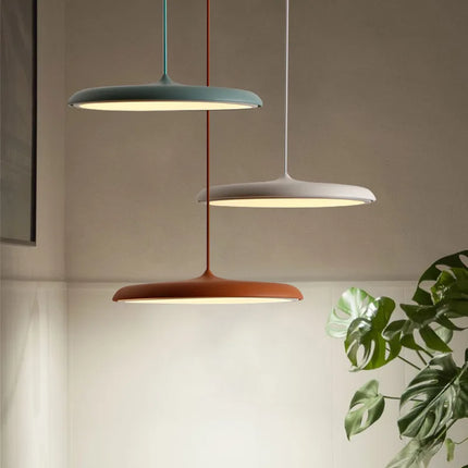Suspension LED design nordique ronde en métal pour salle à manger et cuisine