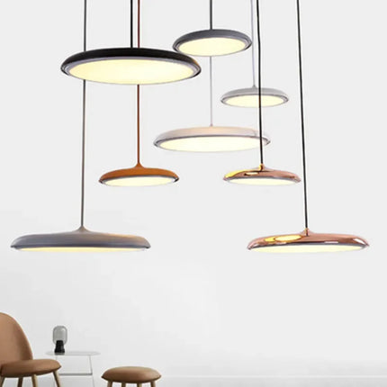 Suspension LED design nordique ronde en métal pour salle à manger et cuisine