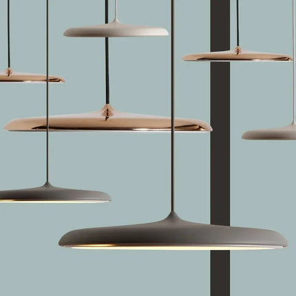 Suspension LED design nordique ronde en métal pour salle à manger et cuisine