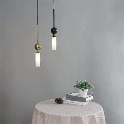 Suspension nordique en fer noir et or avec LED pour ambiance chaleureuse