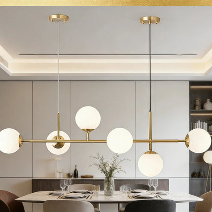 Suspension linéaire moderne à 6 globes en verre laiteux, ambiance chaleureuse