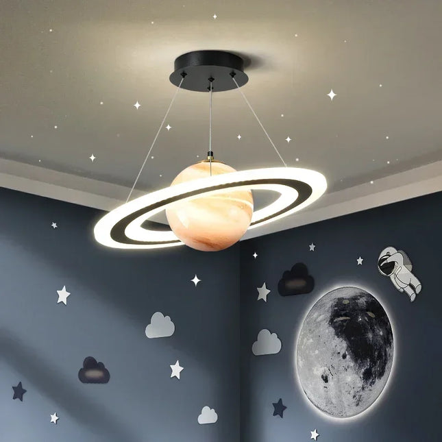 Suspension LED Nordique Planète en Fer et Verre, Lumière Chaude, Décor Salon et Chambre Enfant