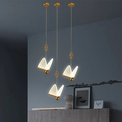 Suspension papillon LED en fer moderne avec abat-jour acrylique, lumière chaleureuse