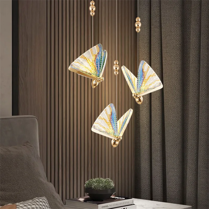 Suspension papillon LED en fer moderne avec abat-jour acrylique, lumière chaleureuse
