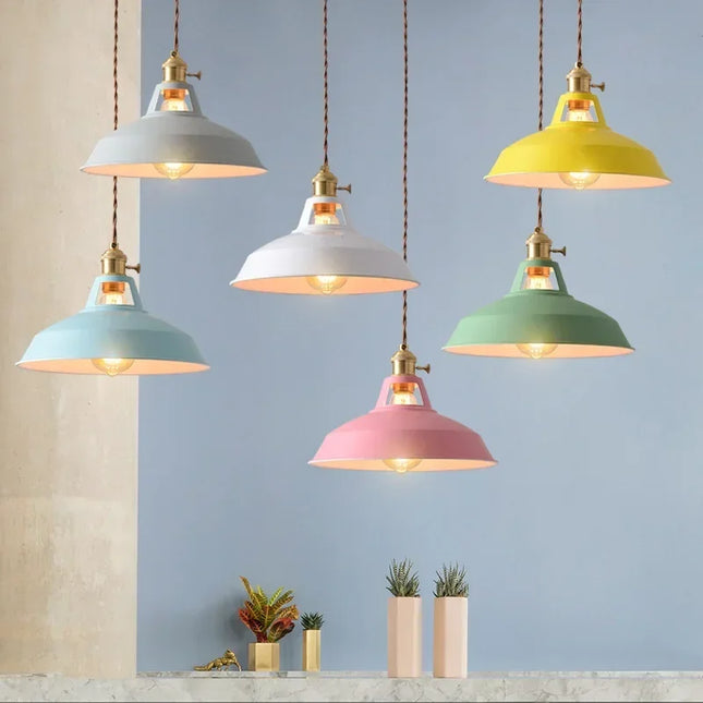 Suspension rétro industrielle colorée en métal pour cuisine et restaurant