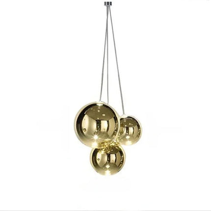 Suspension minimaliste en verre avec 3 lustres LED pour ambiance cosy