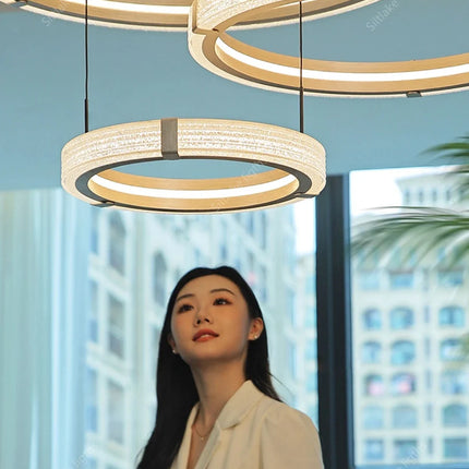 Suspension lustre anneau rond moderne en aluminium lumière chaude pour salon et chambre