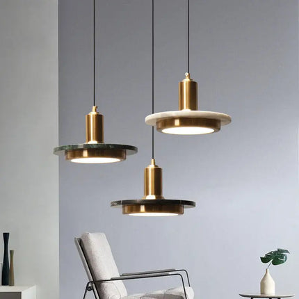 Suspension en verre moderne avec lumière LED, design élégant pour salle à manger et hôtel