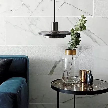 Suspension en verre moderne avec lumière LED, design élégant pour salle à manger et hôtel